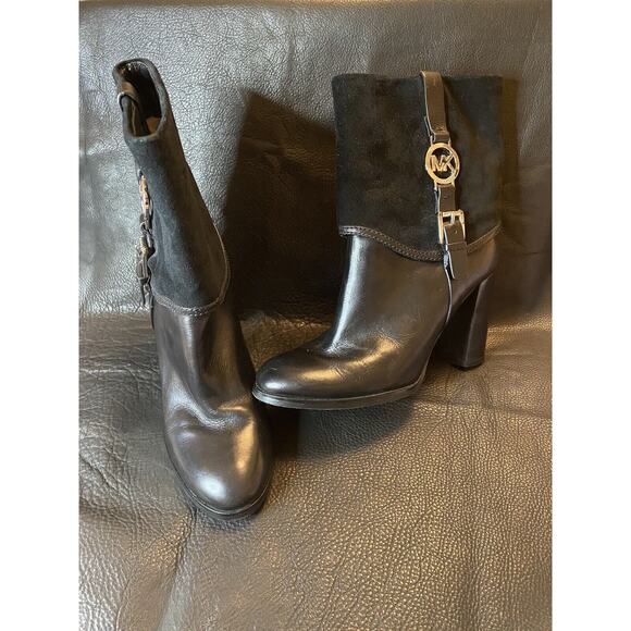 Michael Kors FULTON BOOTIES Suede/ Leather Ankle Boots Women Sz US 8.5-M Buckle - Picture 1 of 16